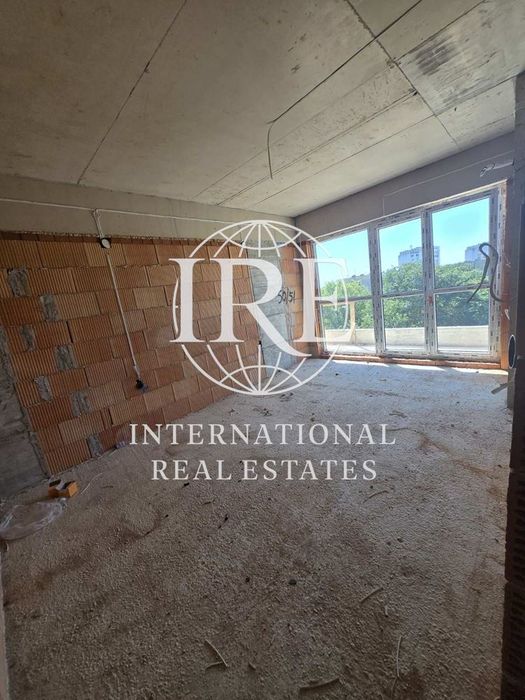 Продава се Тристаен апартамент в Варна, Изгрев - 102 кв.м за 1442 €/кв.м - Снимка #12