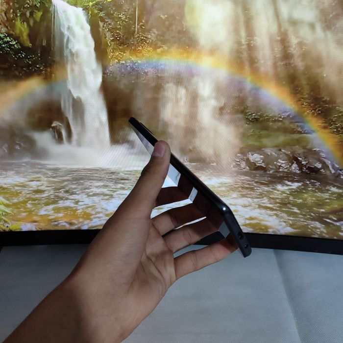 Samsung A51 sotiladi dastavka bor