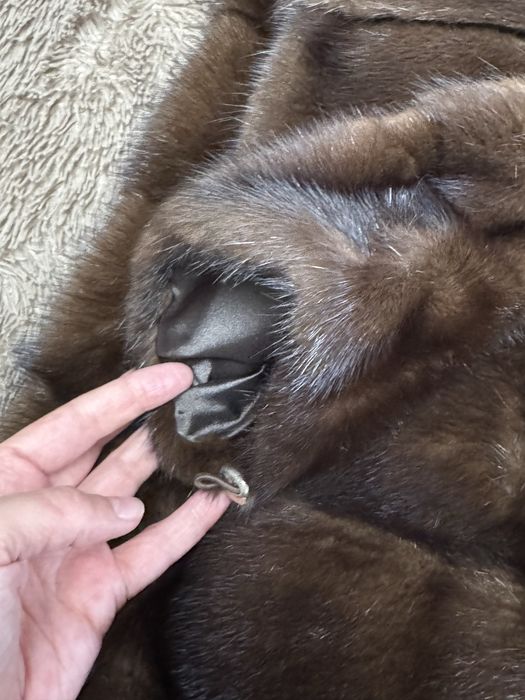 Продам шубу норковую