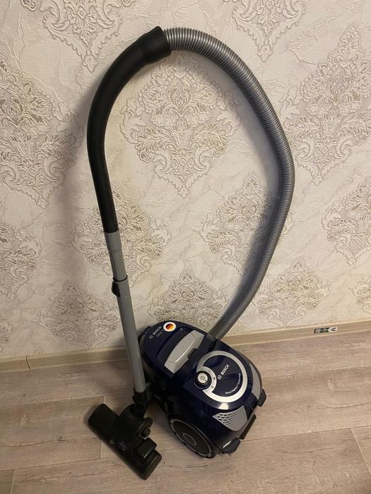 Срочно продам пылесос Бош