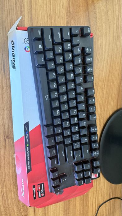 Монитор LG, Клавиатура HyperX, мышка HyperX