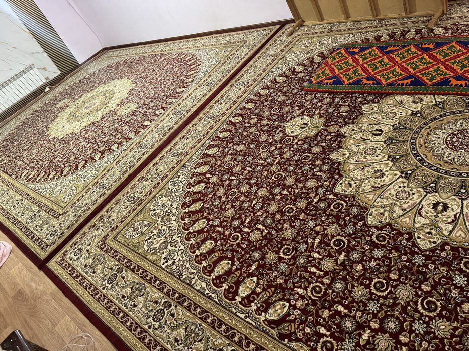Продам 2 одинаковых ковра