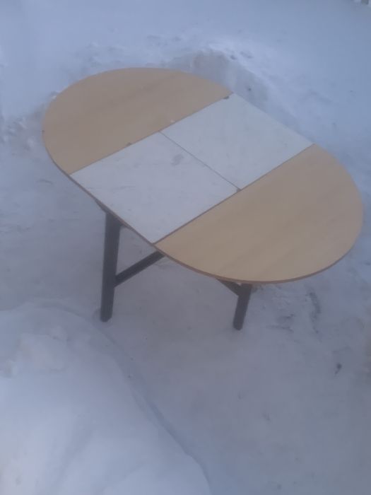 Кухонный стол