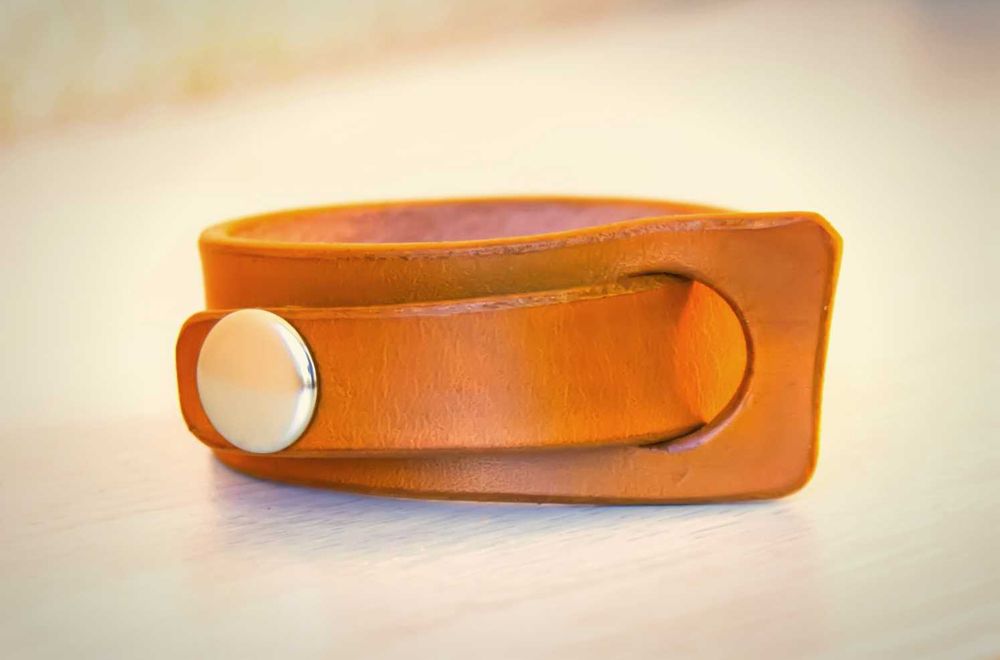 Кожени гривни от естествена кожа , ръчна изработка. Мъжки и Дамски