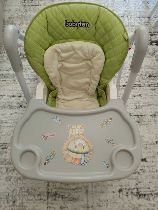 Стульчик для кормления, фирма Babyton, в отличном состоянии