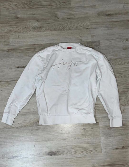 Бял пуловер на Hugo Boss