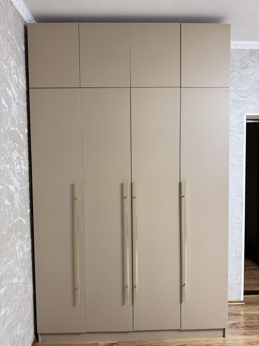 Продам шкаф с комодом