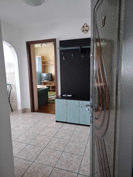 Apartament cu 2 camere semidecomandat, cu loc de parcare, zona decebal