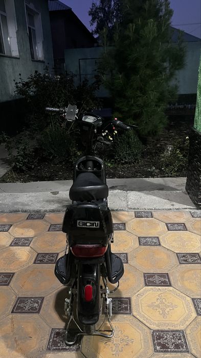 Электро скутер в идеальном состаянии