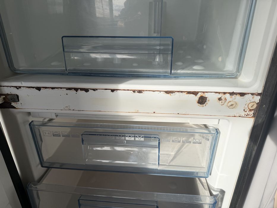 AEG хладилник