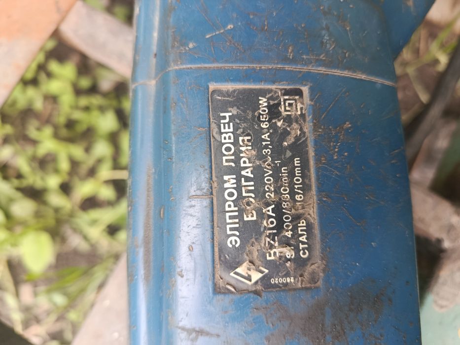 Продам дрель  требует ремонта