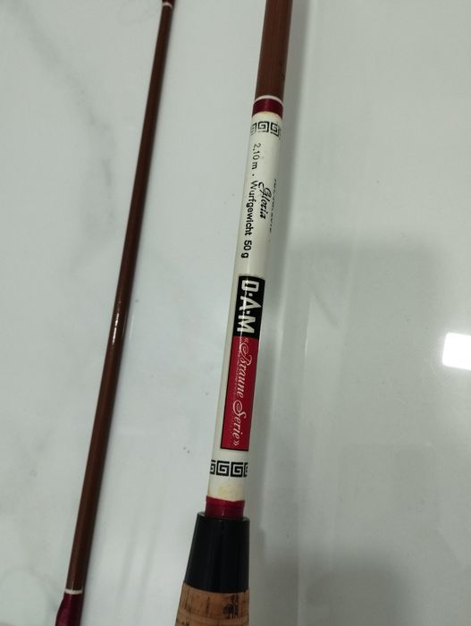 Ретро спининг въдица DAM