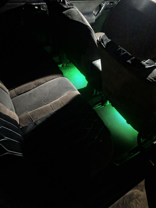 Установка подсветки салона.