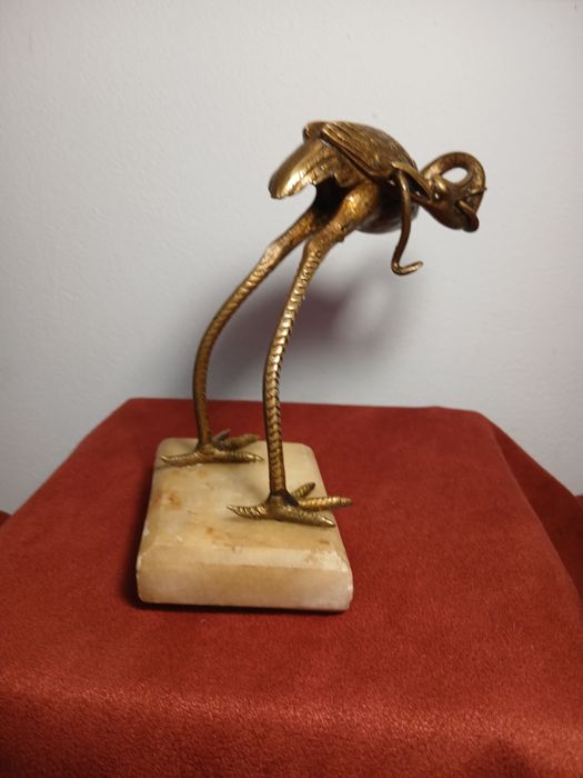 Piesă decorativă din bronz (1940-1950) pe placă de marmură, pelican