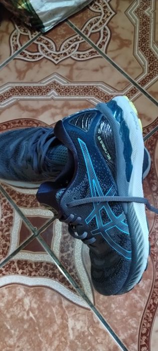 Asics Nimbus 23,originali,44 cu 28 cm!!