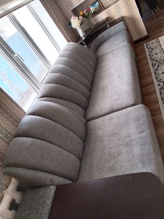 Продается  Диван.