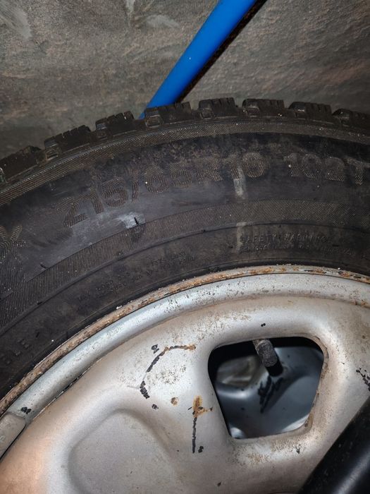 Продам резину с дискоми 215.65.р16