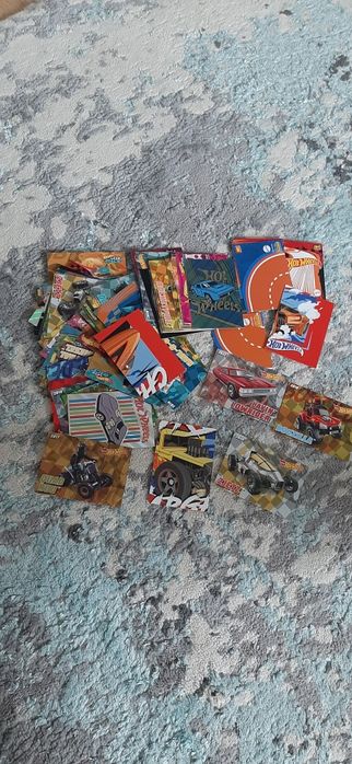 Cartonase hot wheels