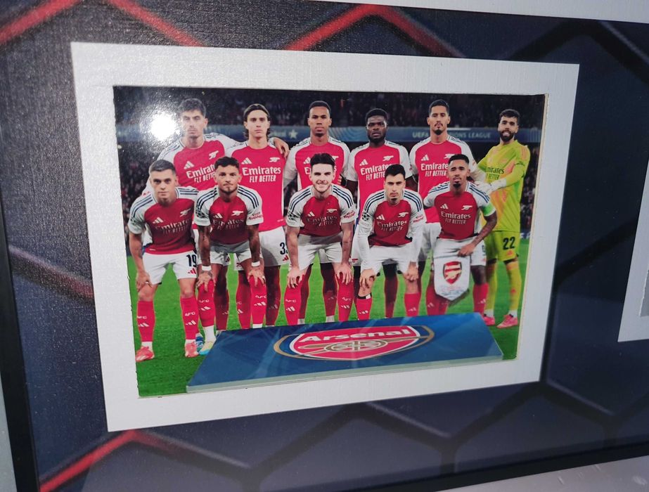 2024/25 Форма Арсенала в рамке (ARSENAL KIT in frame)в наличии 1 шт.