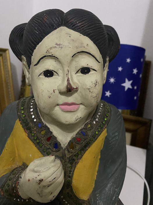 Papusa veche asiatica