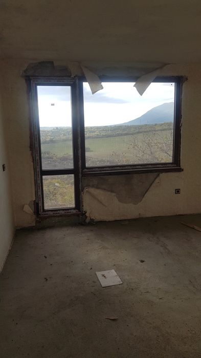 Продава къща в с.Коркина обл.Кюстендил