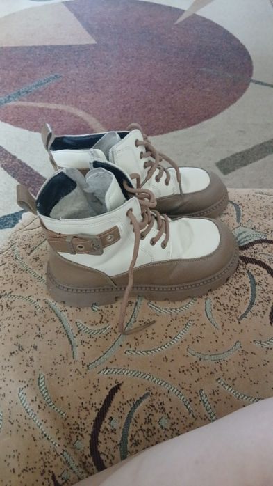 Продам ботинки на девочку