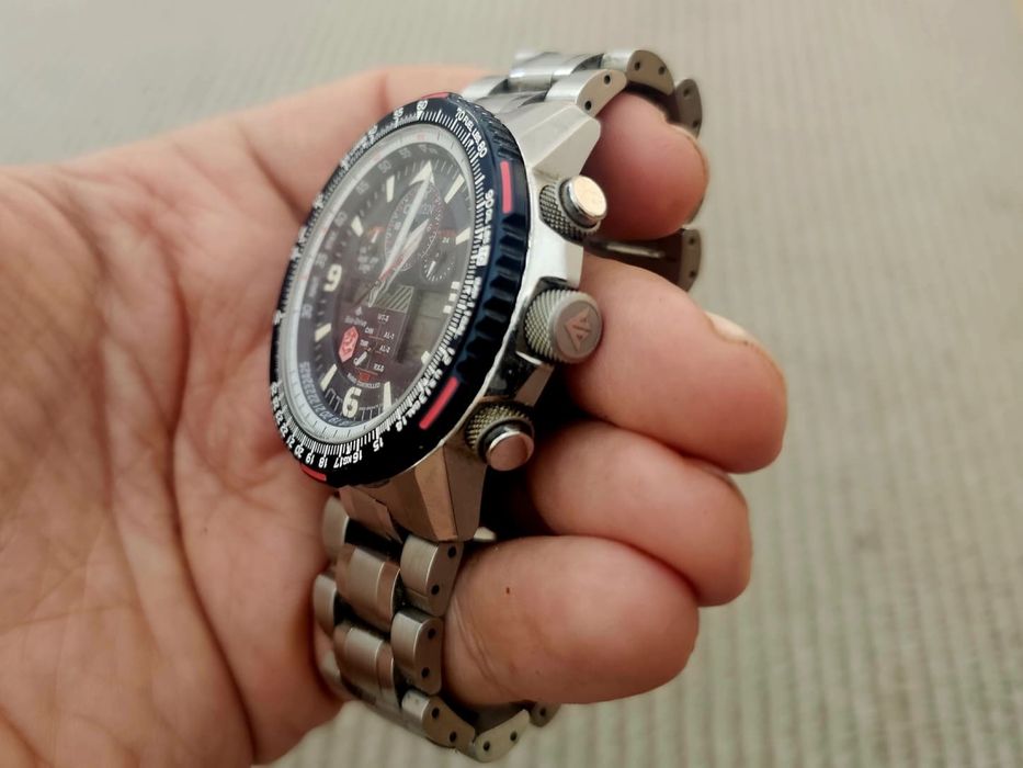 Citizen skyhawk  часовник