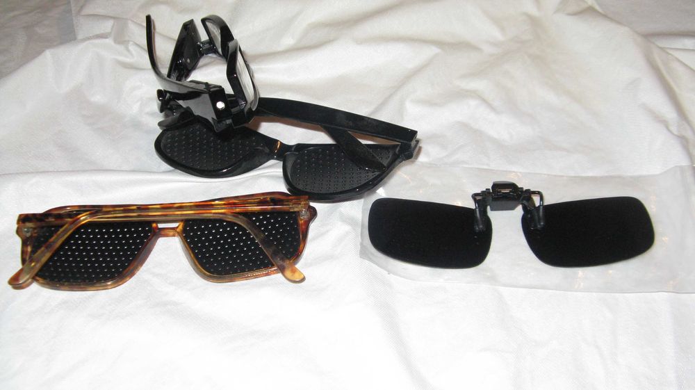 Ochelari medicali pinhole stenopici, polarizare cu clips, cu leduri