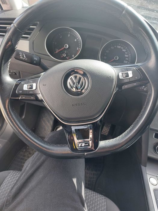 R-line емблема за волан