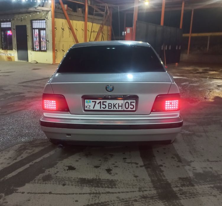 Продам машину BMW