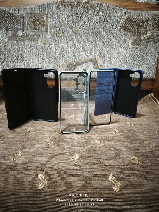 Продам чехлы на Poco x7pro , стеклянные противоударные , и 2 книжки