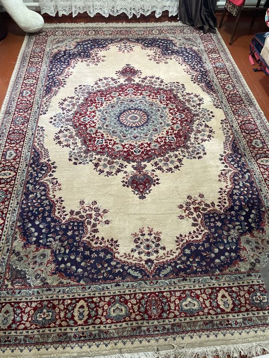 Ковер шерстяной в отличном состоянии