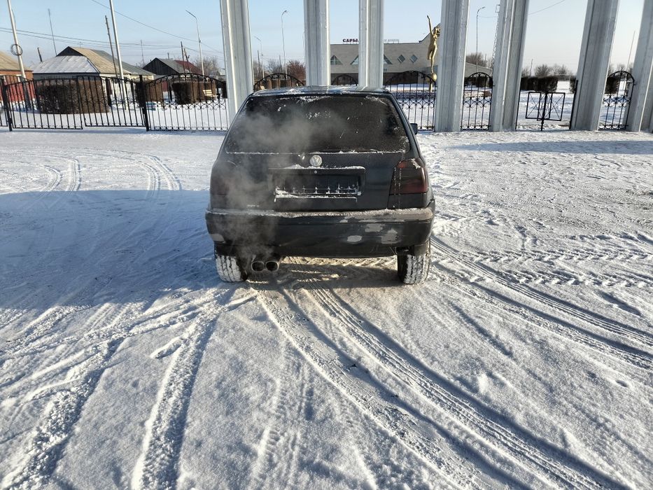 Гольф 3 купешка 1.8 продам