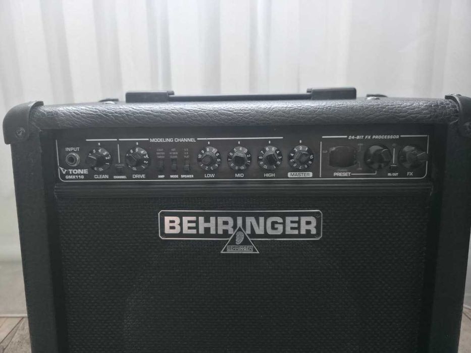 Комбоусилитель для электрогитары Behringer GMX110 Vtone