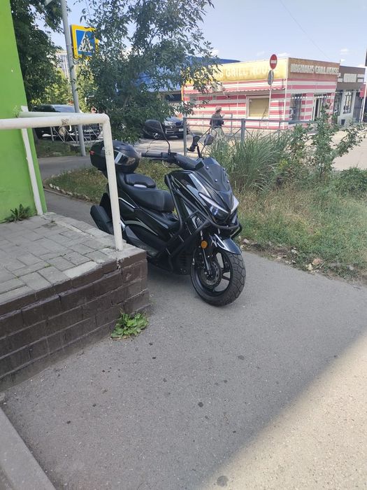 Продаётся скутер, срочно