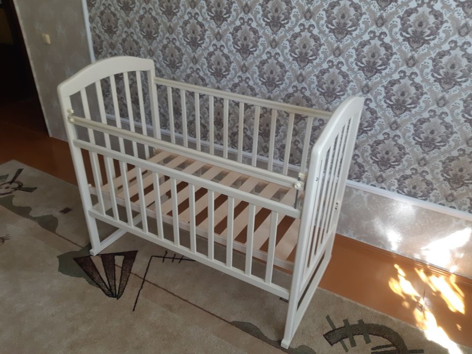 Продам детскую кроватку