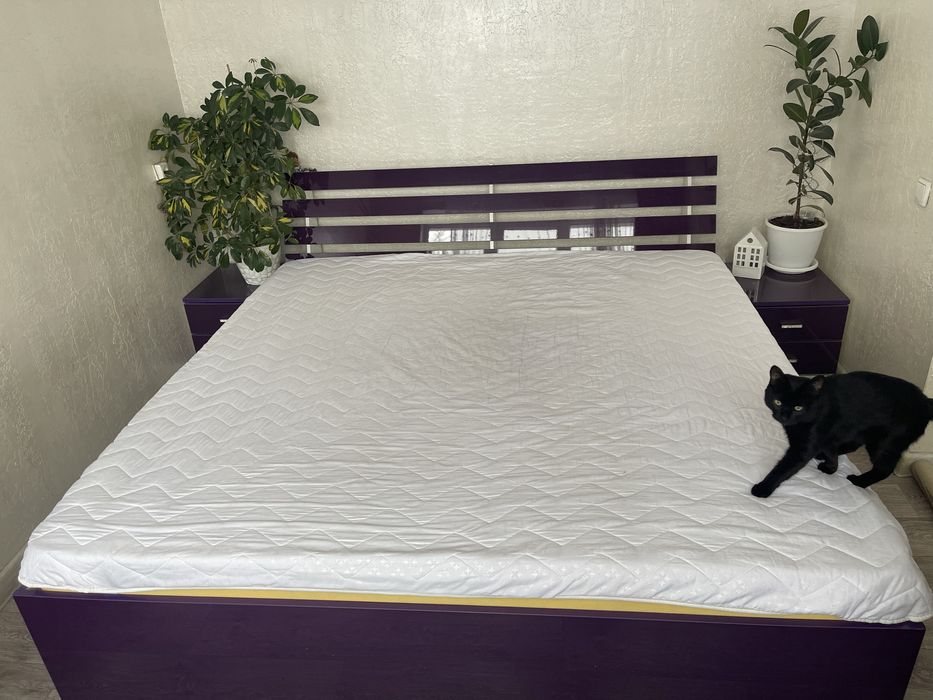 Кровать двуспальная