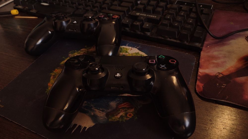 2 джойстика пс4 дуалшок 4