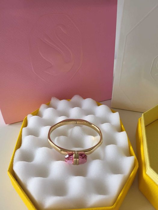 Нови оригинални  гривни от колекция  Lucent  bangle Swarovski