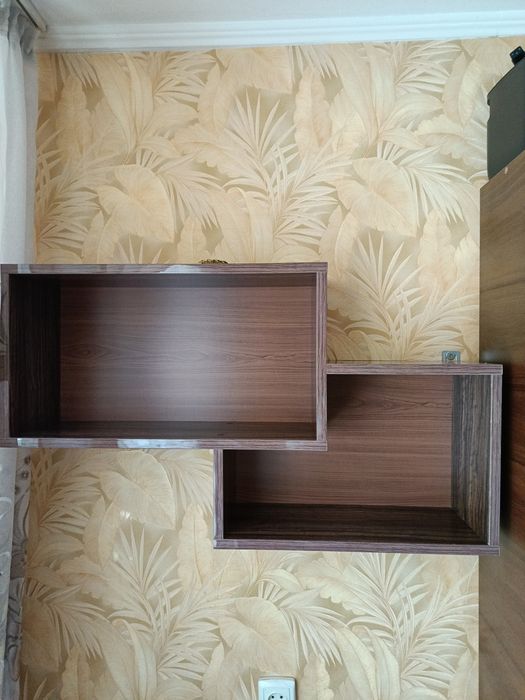 Продается стол + полки