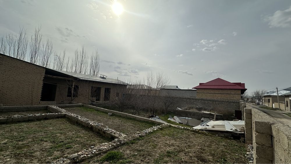 Участка Мустакиллик махалласида( тошкент магазинидан кирилад)