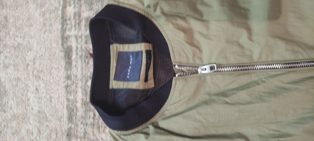 ZARA  яке зелено номер 44