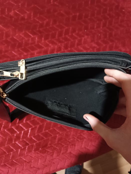 Продавам дамска чанта Guess като нова