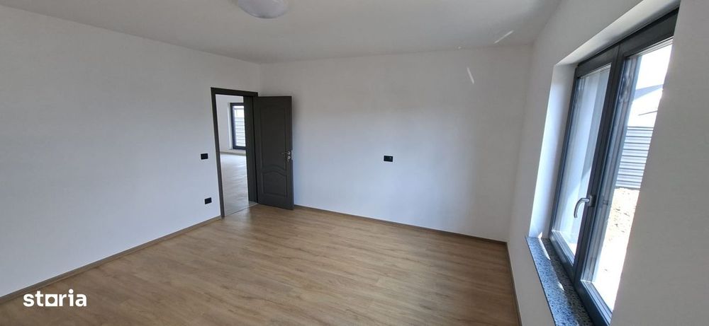 Casă nouă - 3 camere 93 mp / teren 410 mp / apa,canalizare,gaz,curent