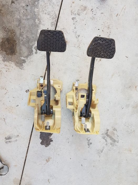 Спирачен педал бмв е60 е61