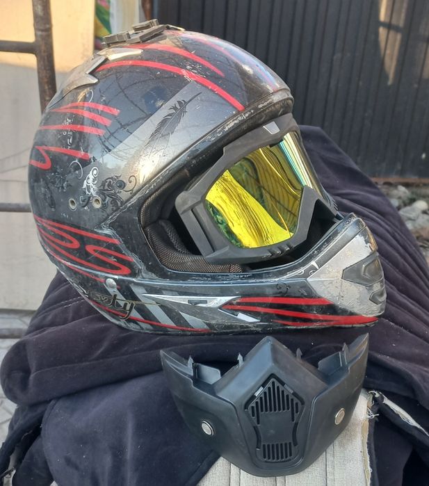 Продам кроссовый шлем