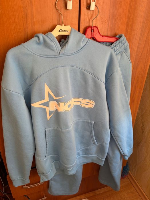 Nofs комплект панталони и худи