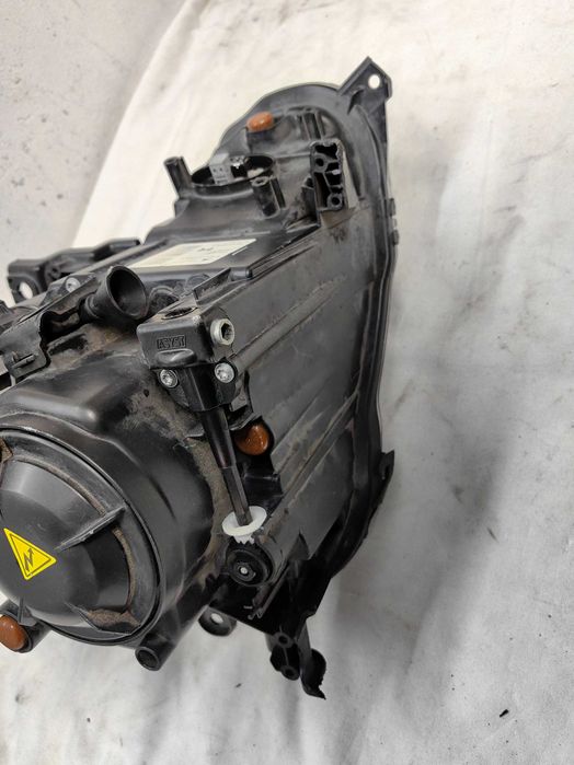 Оригинален фар Jeep  Cherokee Bixenon