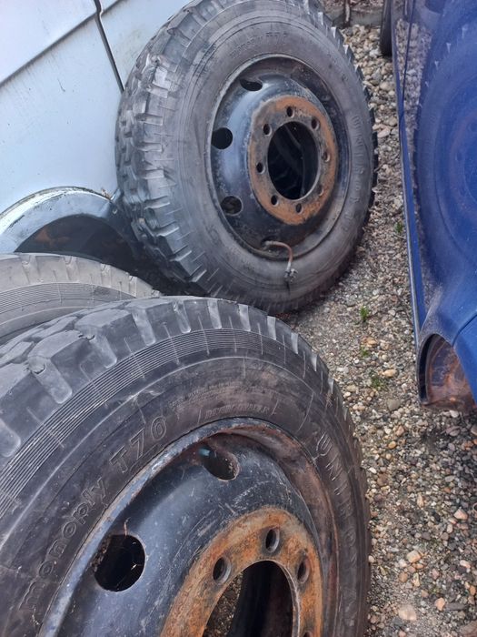 Vând  roți  remorcă  8 prezoane  tubeless