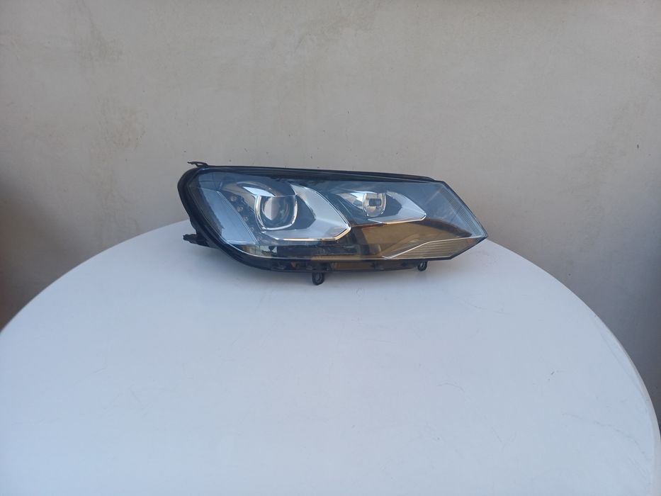 Десен фар за Vw Touareg